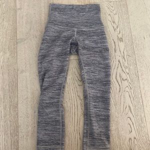 Womens lululemon legging abstract gray size 2